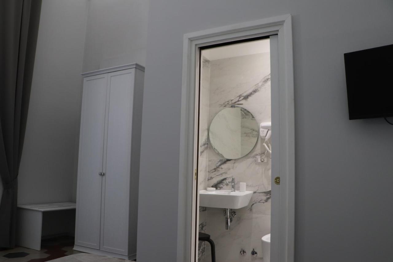 Domus Iole Appartamento Nel Centro Storico Catania Luaran gambar