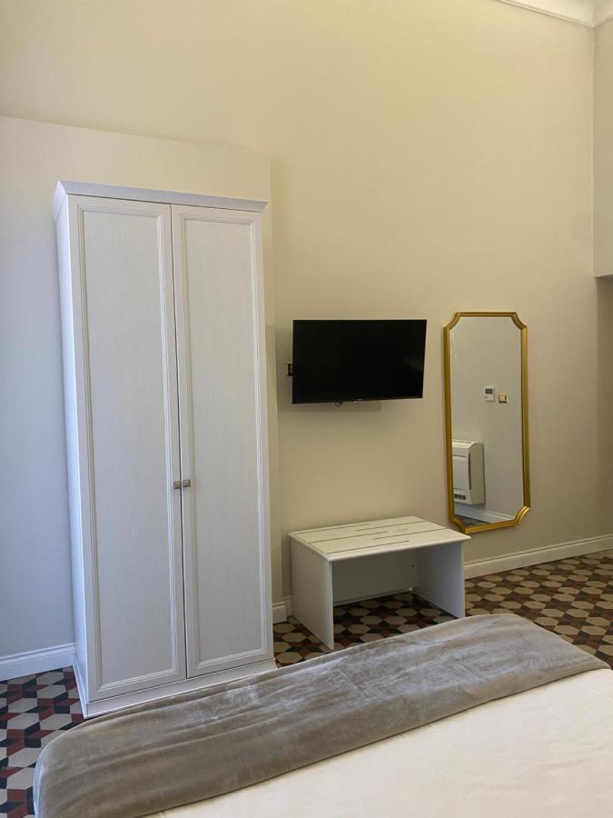 Domus Iole Appartamento Nel Centro Storico Catania Luaran gambar