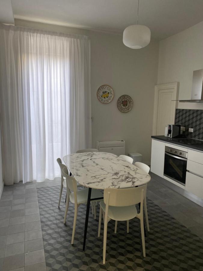 Domus Iole Appartamento Nel Centro Storico Catania Luaran gambar