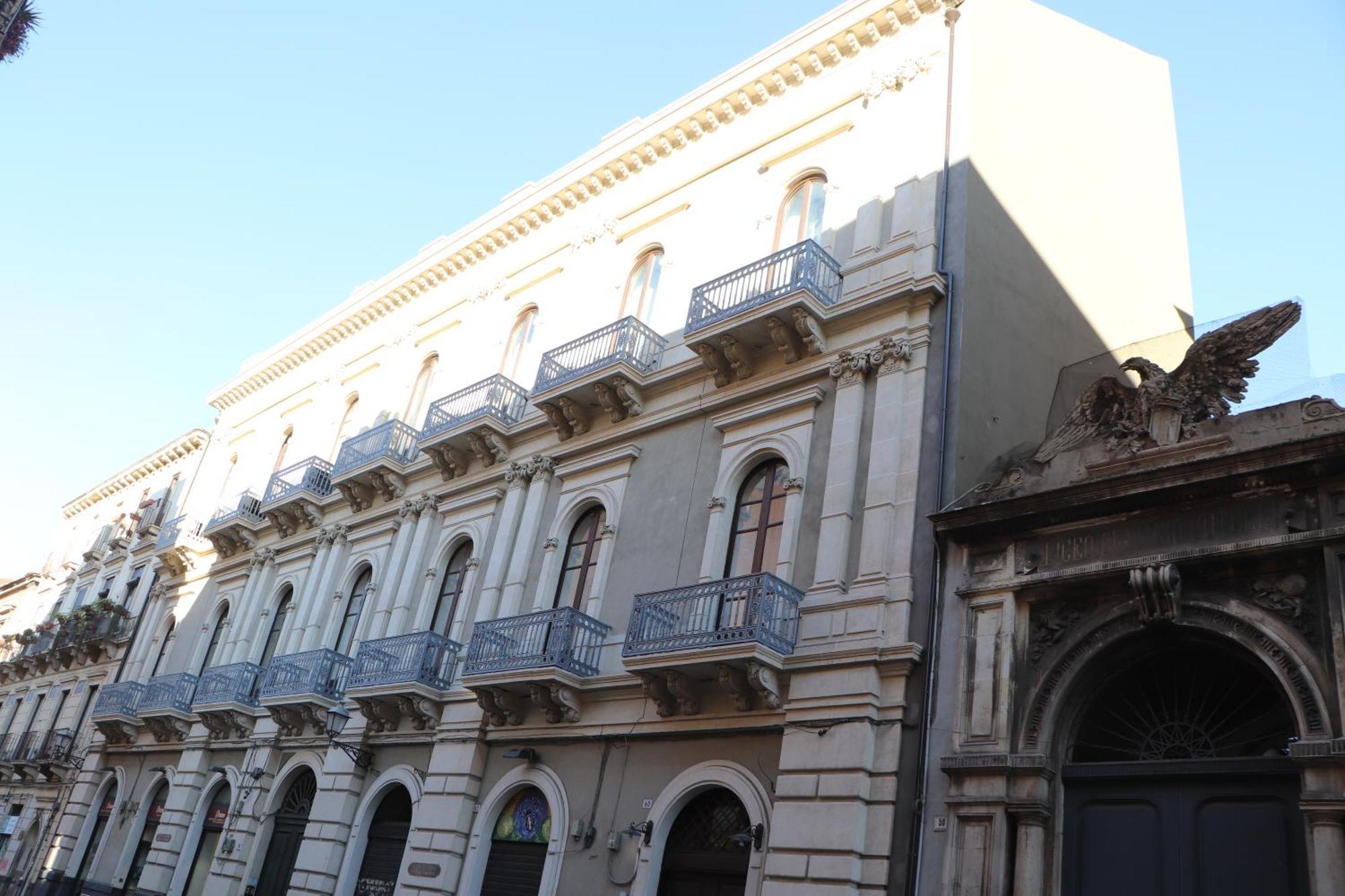 Domus Iole Appartamento Nel Centro Storico Catania Luaran gambar