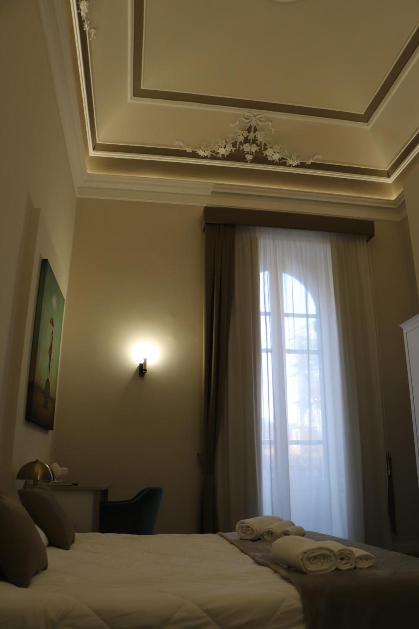 Domus Iole Appartamento Nel Centro Storico Catania Luaran gambar